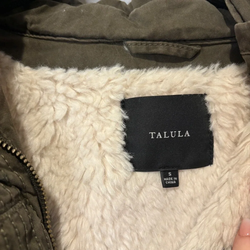 Talula Aritzia Trooper Jacket Womens Small Olive‎ Green Faux Fur Lined Parka